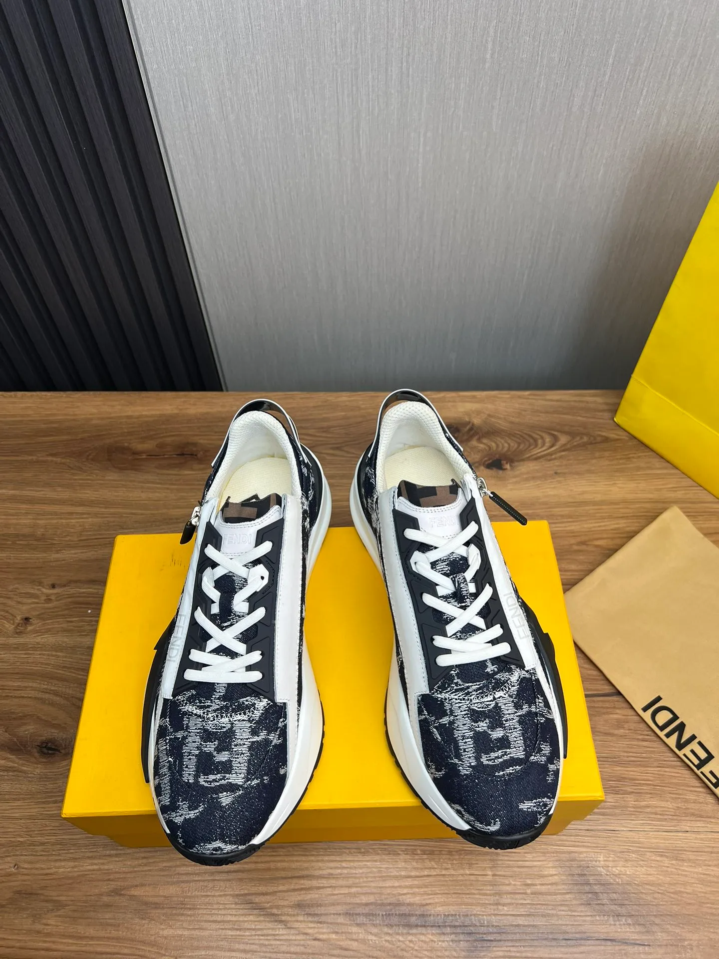 Men's shoes 💰500💰 Fendi [Fendi] hot style is on the market 🔥Fashionable casual men's shoes 🔱 Made of original brand fly knit fabric. Original cowhide + breathable mesh lining + sheepskin feet. Perfect shape and top quality, you deserve it 🔜Original rubber outsole, ultra-light, non-slip and wear-resistant 👣 Standard size 38-44